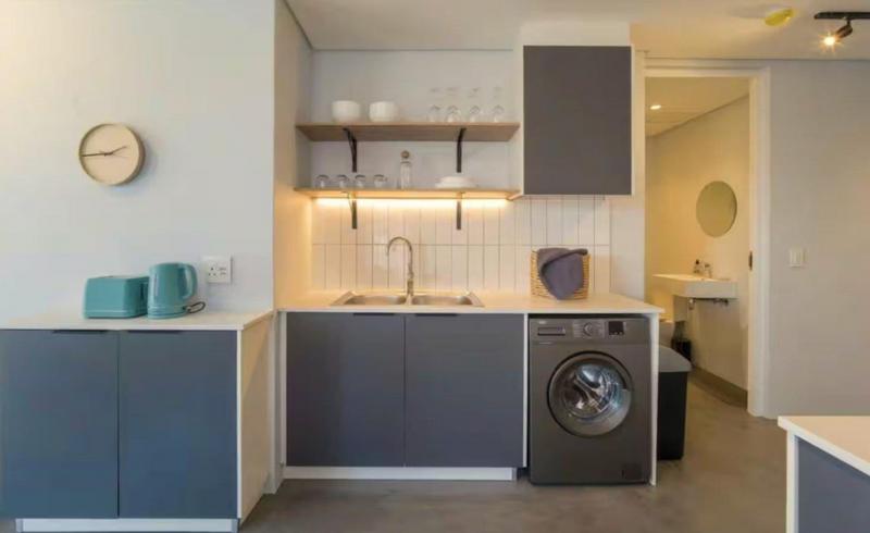 2 Bedroom Property for Sale in Sea Point Western Cape